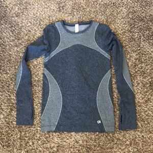 GapFit long sleeve workout top with thumbholes